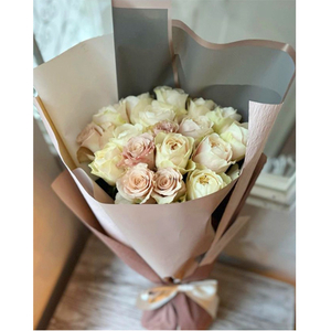 Send Flowers Tokyo - 18 White Pink Roses Bouquet